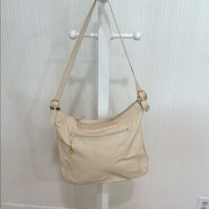 Vintage Brio! 80s/90s Cream Leather Shoulder Bag